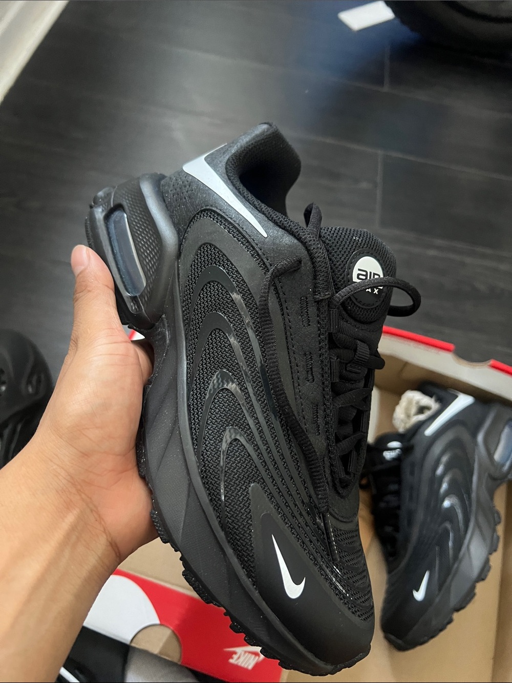 Nike Men's Black and White Running Sneakers
